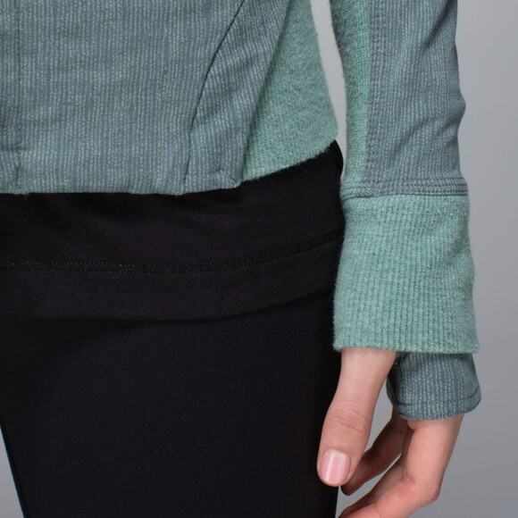 Lululemon To Class Jacket in Earl Grey/Deep Shore - Picture 6 of 14